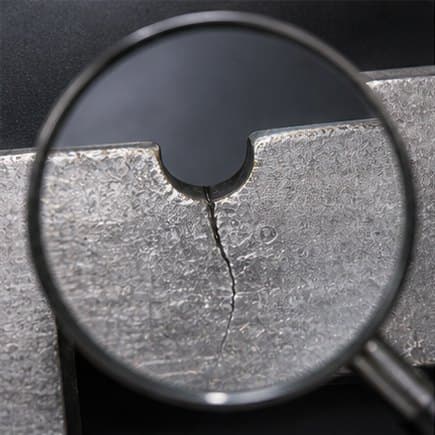 Crack Growth: How a Tiny Flaw Becomes a Big Break engineering article visual